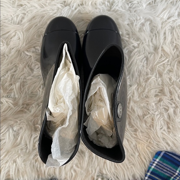 UGG Sienna Rain Boot Waterproof Black High-Gloss Finish Size 11 NEW - Picture 6 of 16